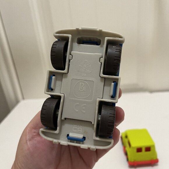 Just B Toys Happy Cruisers Mini Cars Vehicle Lot of 3 Battat Green Blue Yellow - Picture 8 of 10